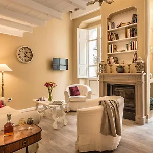https://palazzo-dessy.in-sardinia.net